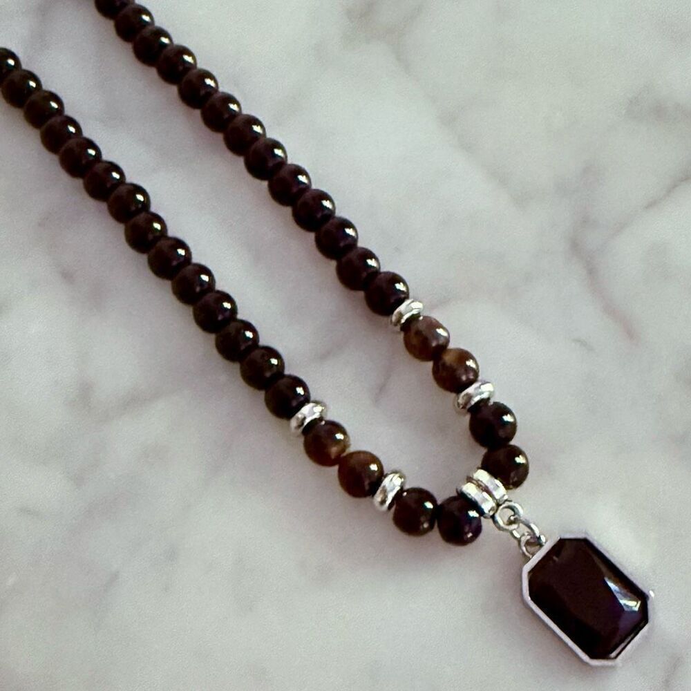 Black Beaded Pendant Necklace with Tiger Eye Accents – Modern & Minimalist